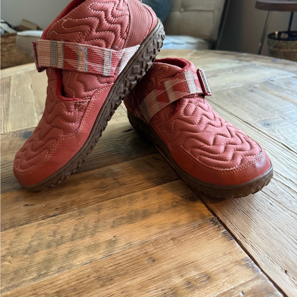 Chaco ramble quilted bootie size 9